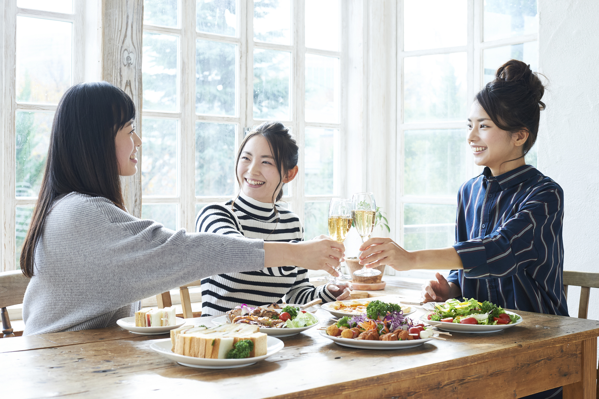 誕生祝いは自宅or外食どっちにする？それぞれの特徴を比較